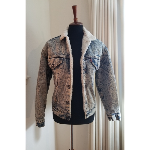 1970's Levi's Acid Wash Sherpa Truckers Jacket. - Picture 6 of 8